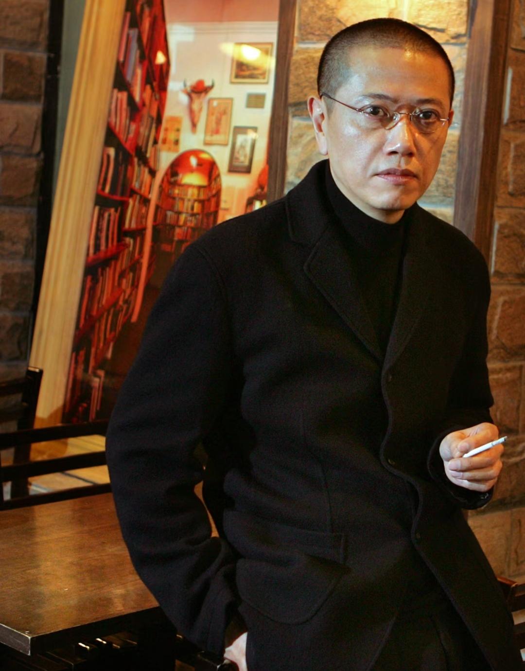 一亿六的“冤案”近日看陈丹青的一段采访，《西藏组画》卖到1.6亿，陈丹青竟一分