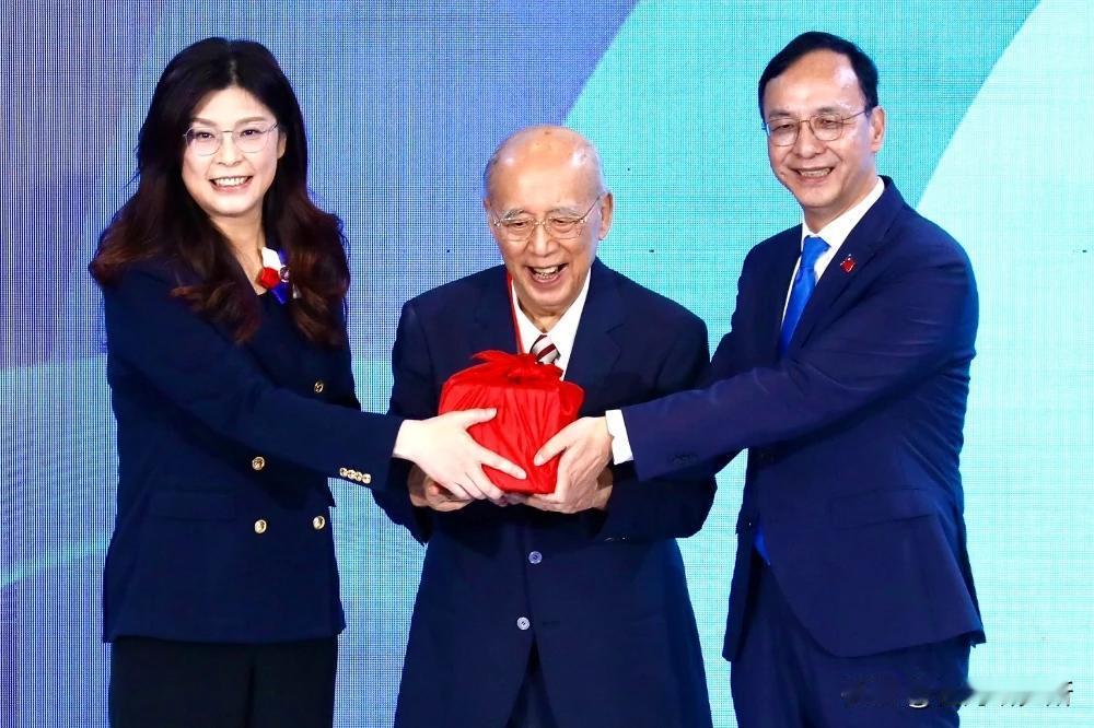 朱立伦去哪里了？很多人等他的解释今天是国民党全代会前主席朱立伦未参加为