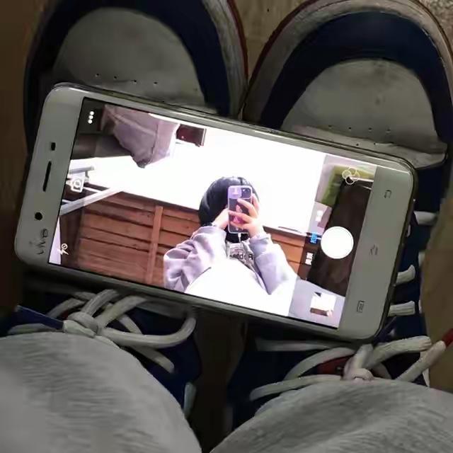 女子修手机被店主导出40多张私密照手机送修本是很平常的一件小事，谁也想不到，