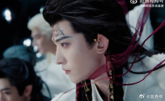 优酷新剧月鳞绮纪美爆了优酷绝美好剧月鳞绮纪上新本来对新剧没抱太大期待，结果《月