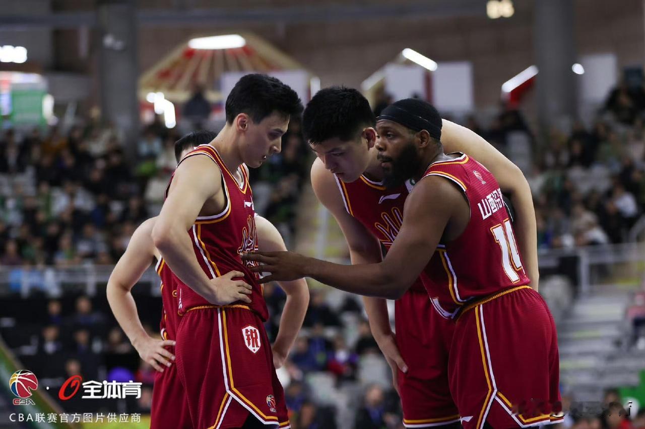 CBA俱乐部杯奖金出炉！据悉，本届CBA俱乐部杯比赛奖金分配如下：冠军200