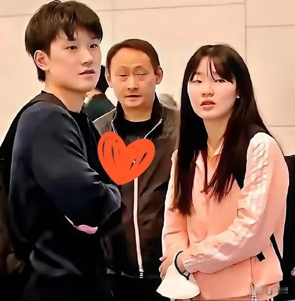 张本宇怕是心里不好受。儿子为了冲击男单冠军，特意只兼了一项，结果连16强都没