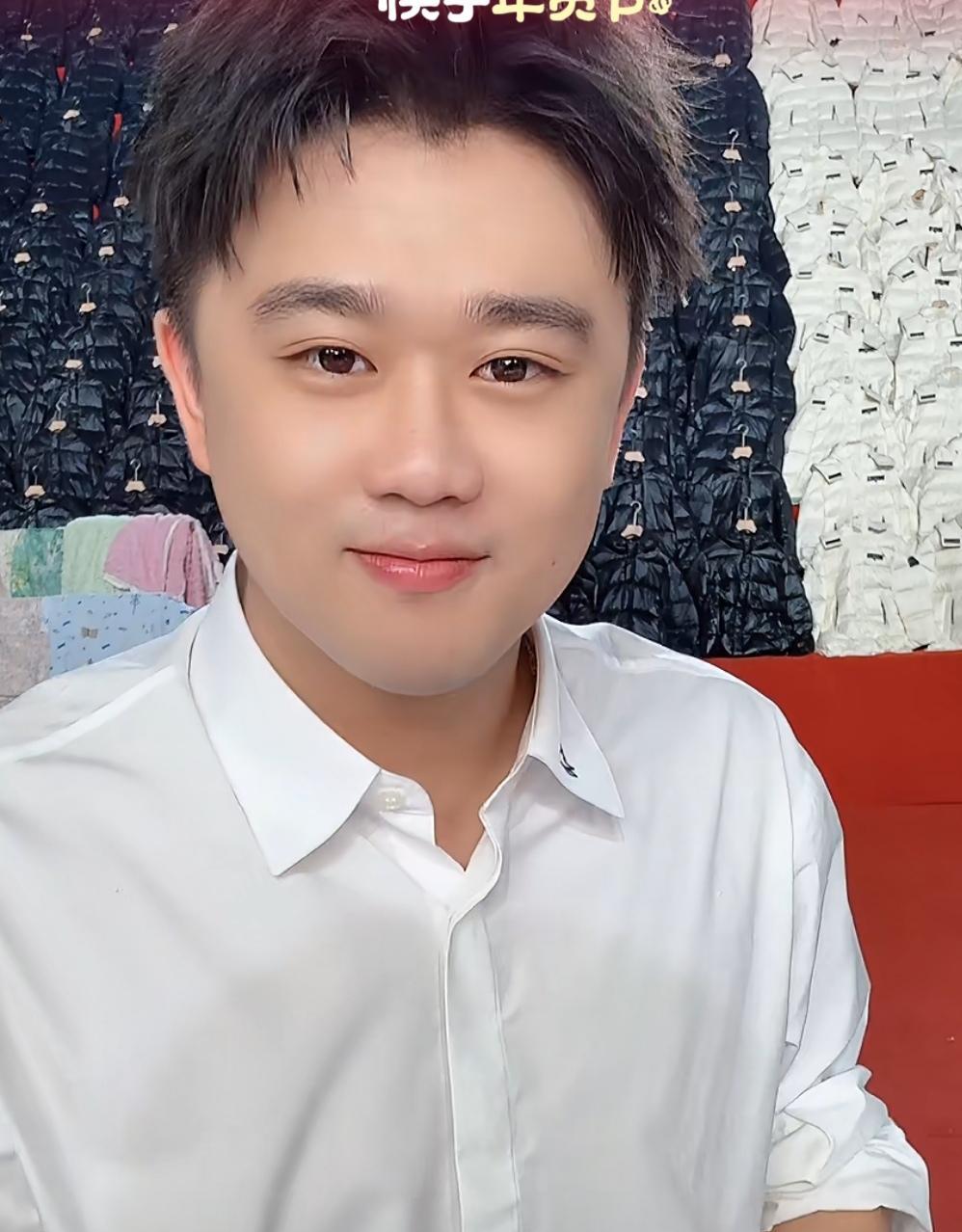 1.1亿粉丝，输给了两个字。我盯着数据看了一晚上。蛋蛋，坐拥1.1亿粉丝的快