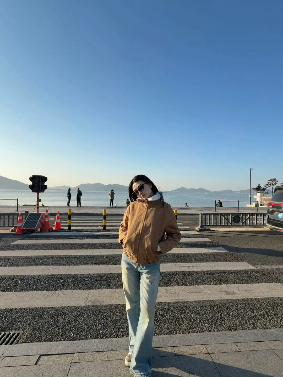 梁洁从哪里学的邪修拍照大法哈哈哈，还挺好看的！