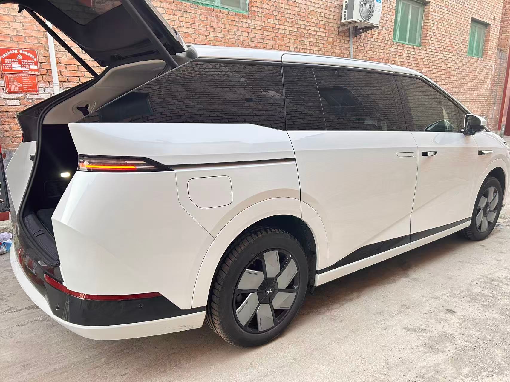 今年过年我们全家出来旅行，朋友问我，能不能开我的小鹏X9回老家过年，他说来回开电