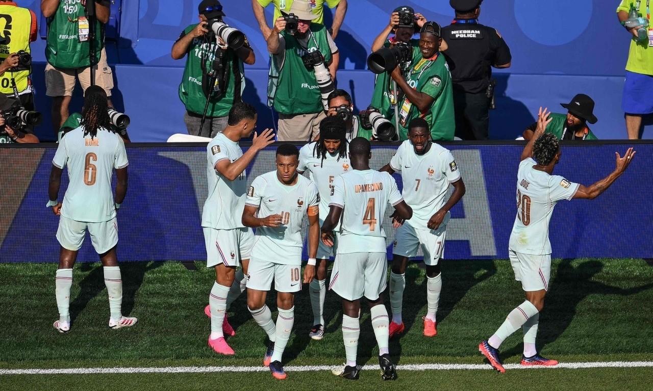 法国：世界杯10位黑人在场踢球！英格兰：世界杯7位黑人在场踢球！瑞士：世界杯