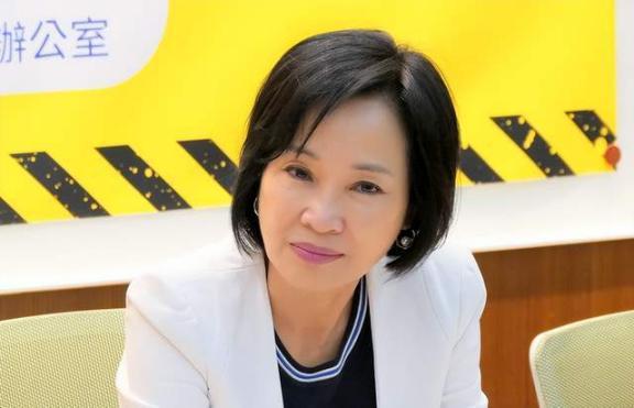 美国在国民党豢养的鹰犬终于出动了，不仅“卖台”还疯狂攻击大陆。 在台湾政坛这