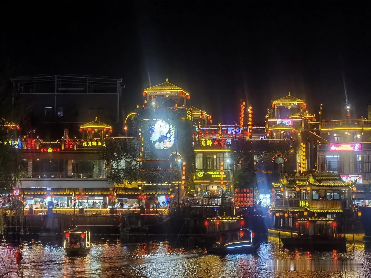 真是旅游的好去处，不仅好看好玩还免费，岭南文化真是中国传统文化的集大成者，如