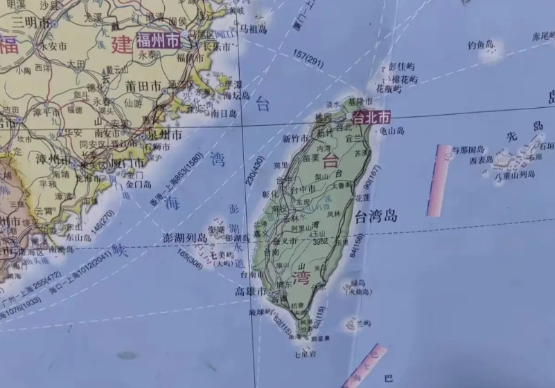 印度高调窜访台湾，打破了长久以来印度不干涉中国内政的基本原则，严重踩到了台海的红
