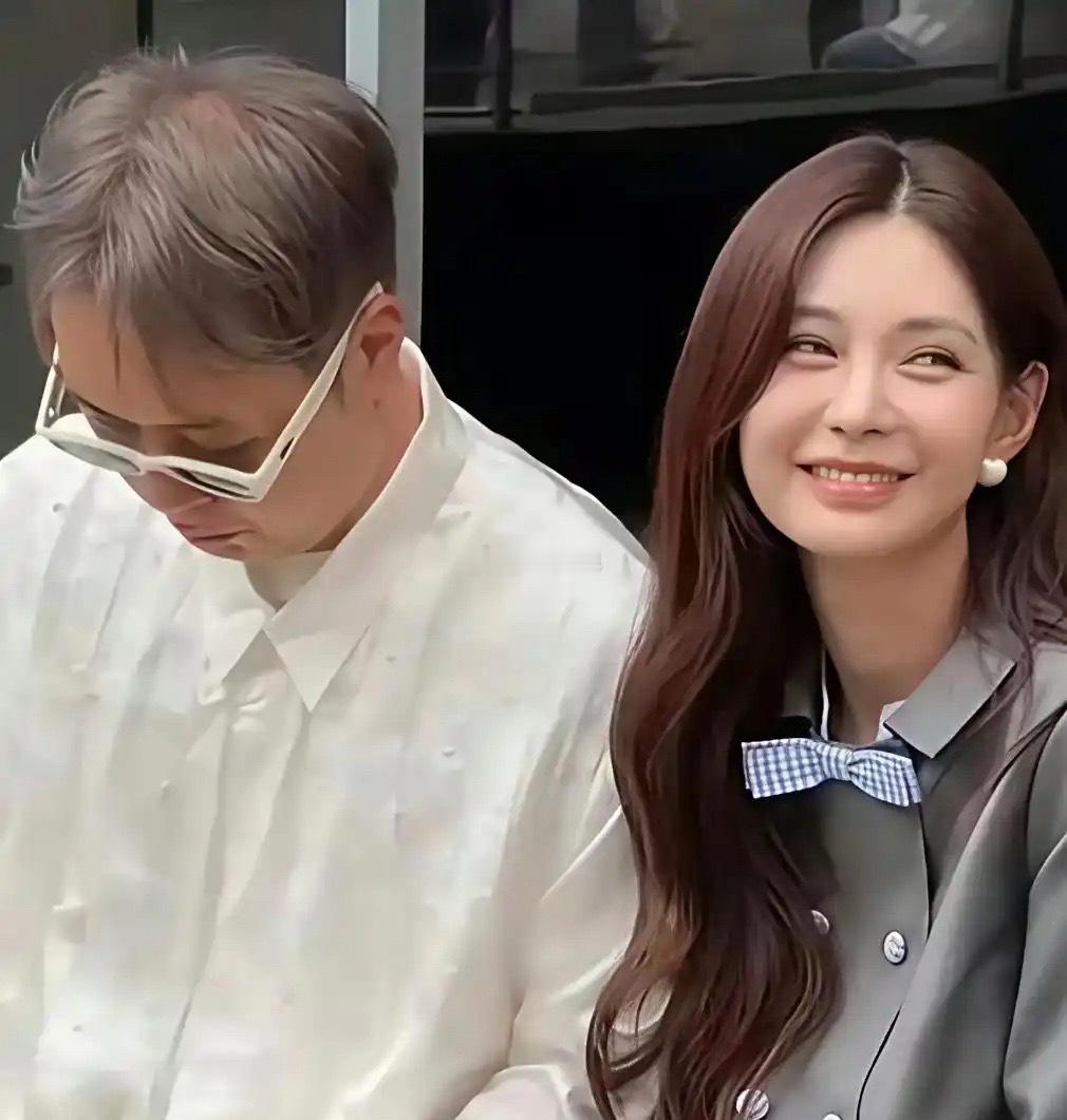 杜海涛这是娶了漂亮媳妇，头发都耗白了吗？