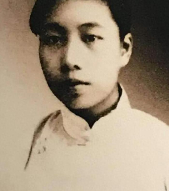 许广平怀孕后因羞愧不断捶打肚子，面对这一切，鲁迅却没有选择阻止她吗？1936年