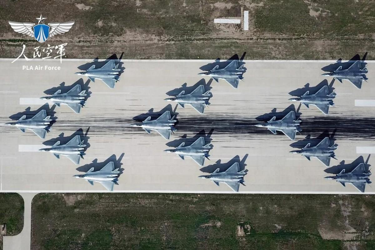 万万没想到，歼-20数量已如此庞大，英国智库：很快1000架英国智库“皇家联