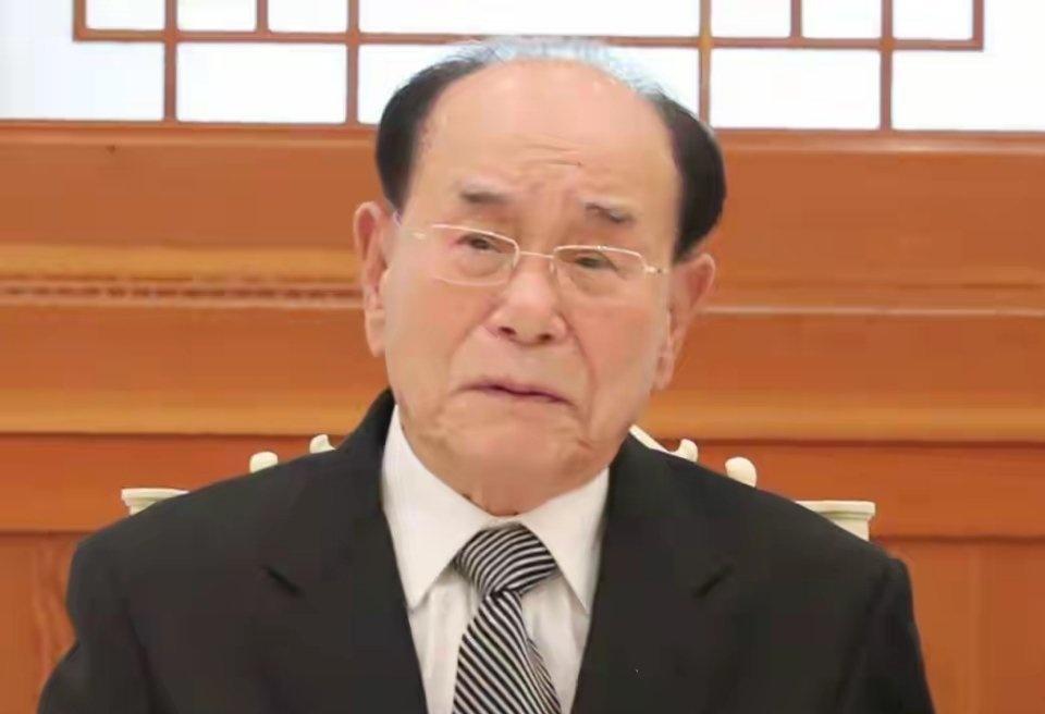 金永南逝世：韩国抢先致哀背后的半岛和平信号2025年11月4日，朝鲜中央通讯社