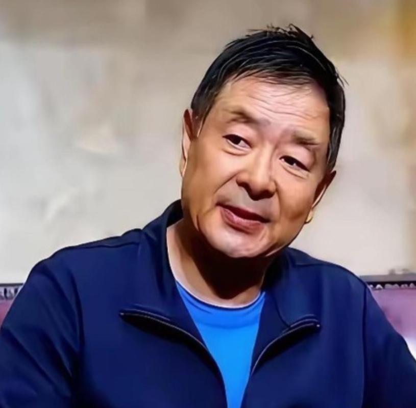 谁也没有想到，凌晨一点的北京，72岁的濮存昕竟用一根布绳，将自己与94岁的老母亲
