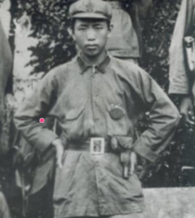 1939年秋天，身处莫斯科的刘亚楼，从一位战友口中得知，自己在延安的妻子贠凌漪