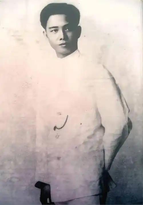 1940年3月，日军怒射汪伪旗帜，汪精卫气急败坏派心腹交涉南京汪伪国民政