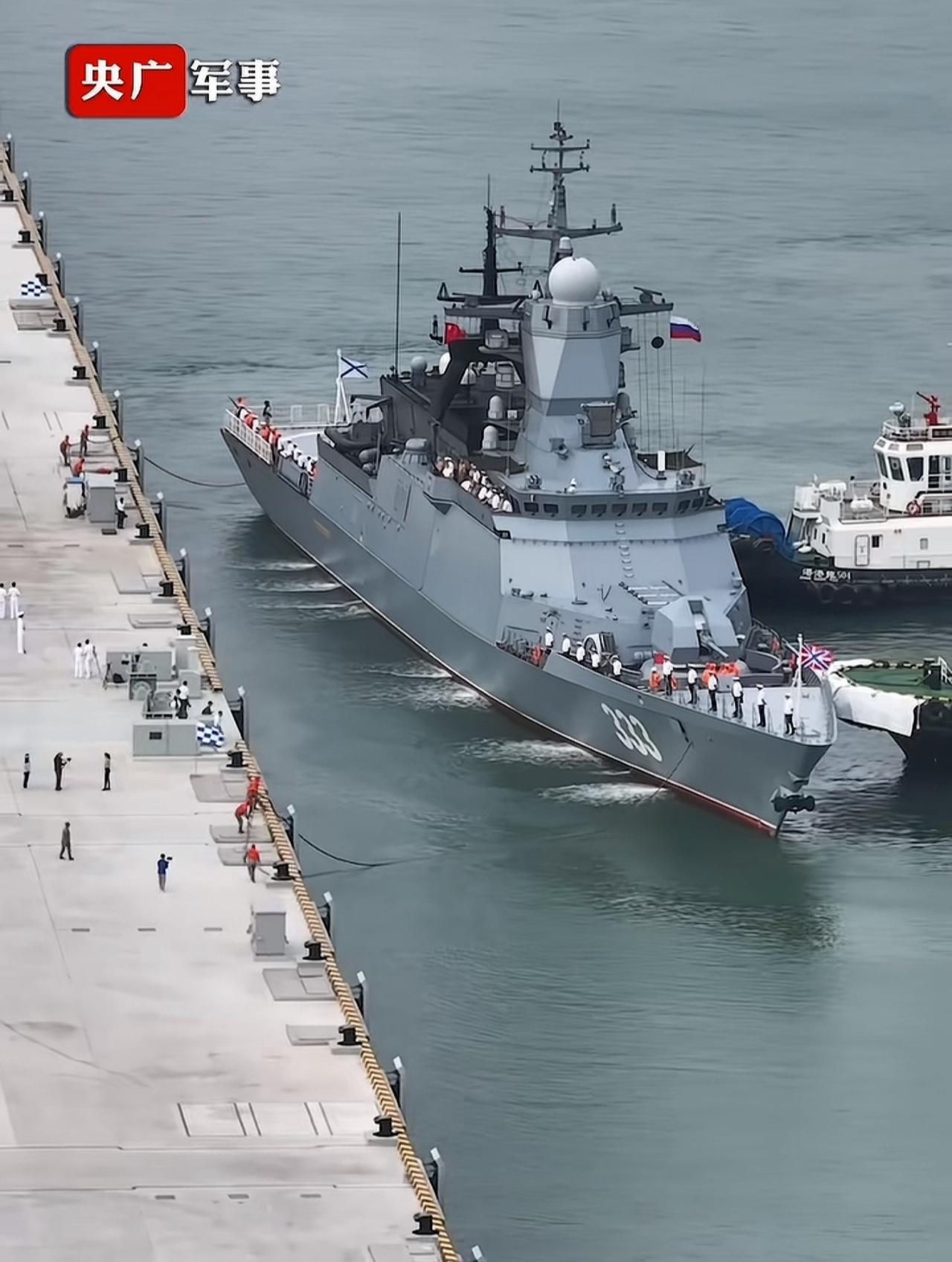 湛江军港突然传出画面！4月19日上午，俄罗斯海军三艘舰艇驶离湛江军港，现场一