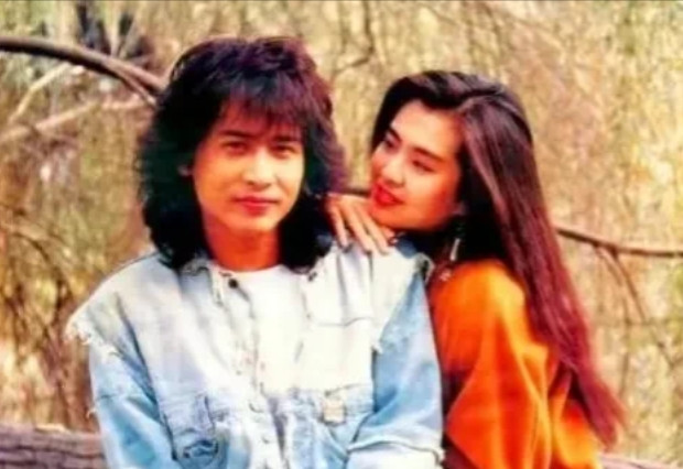 2000年，33岁的王祖贤和40岁的齐秦，历经了断断续续纠缠了14年的恋爱，终于