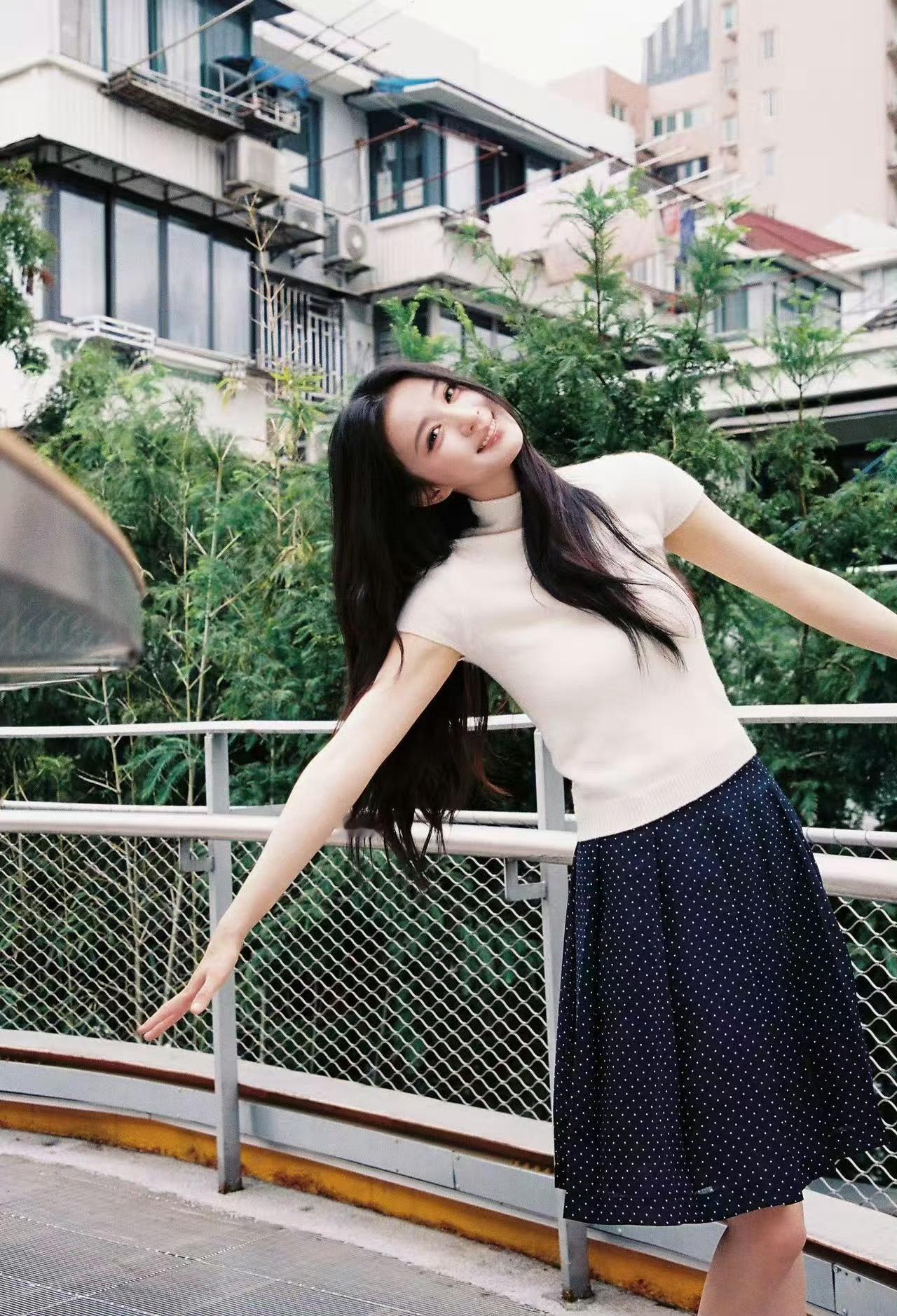 王楚然初恋级别看到王楚然终于理解什么叫“自带柔光滤镜”！她微笑时眼里的星光，像