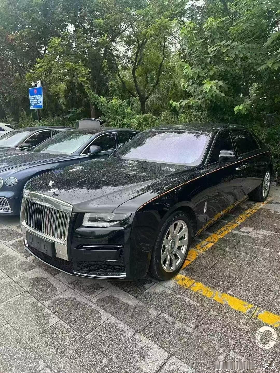 劳斯莱斯古思特加长23年5800Km​​​