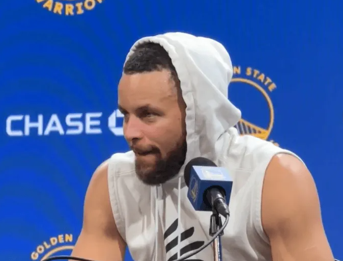 NBA常规赛，勇士以98-79战胜快船。赛后，斯蒂芬-库里接受了记者的采访，谈