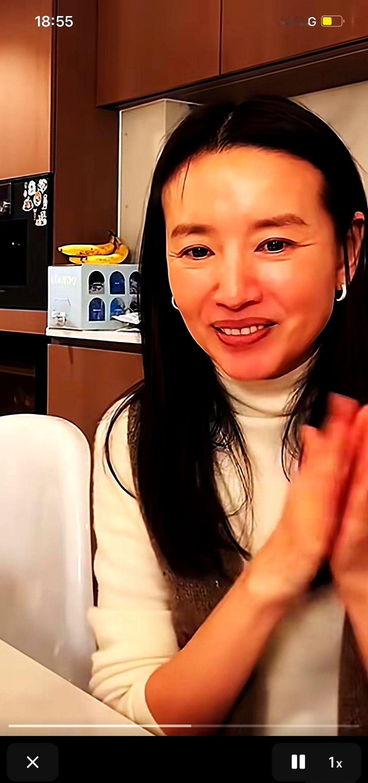 董洁关美颜了，有人骂她老，有人却说真美。不是她变了，是大家的眼睛该醒了。四十