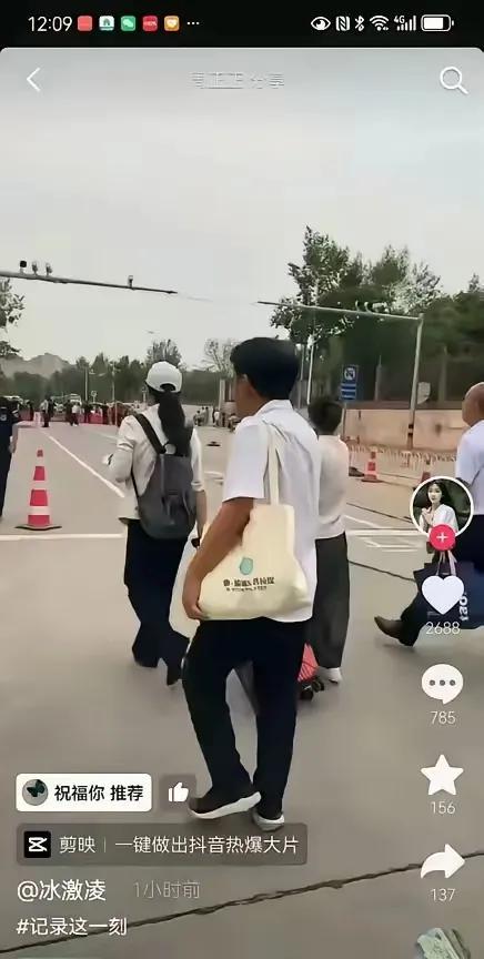 庭审结束，老郭熊磊和律师先出来了！不赢也正常！毕竟人死了，所有秘密都带走了，现在