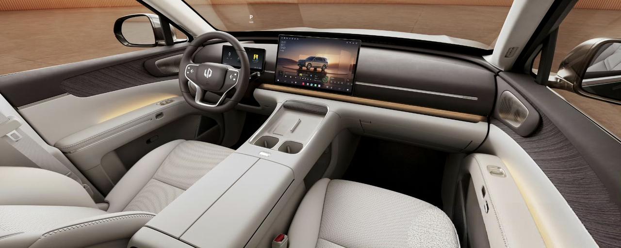 既然被泄密了，不如自己公布内饰得了。零跑D19内饰官宣，整体实车我看过，挺有质