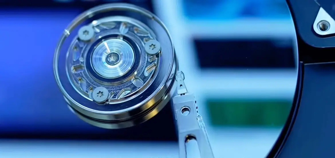 薄膜铌酸锂领域赚钱能力TOP10企业1.新易盛•净资产收益率冲到41。•是