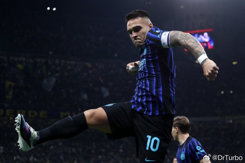 上半场比赛国际米兰2-1罗马总射门次数：10-4射正次数：5-2关键传球次