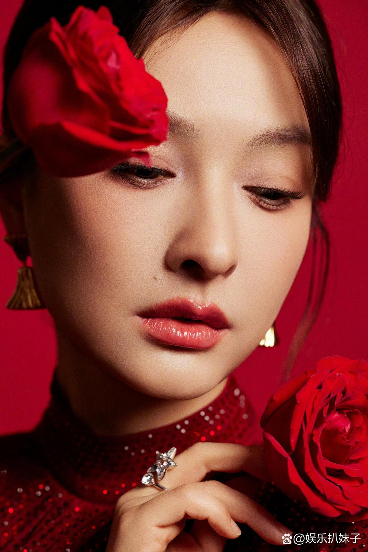 1.潘粤明今年不够顺着前妻的心意，也因此他见到儿子的次数就更少了，先前还有一次明