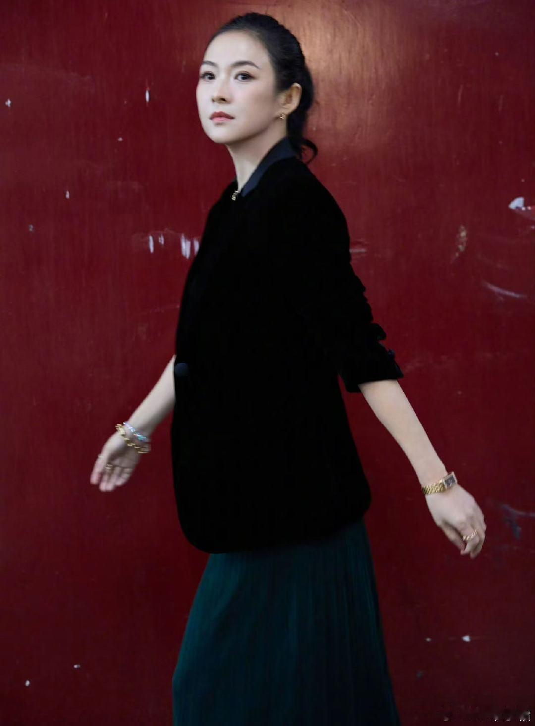 没认出这是章子怡章子怡新片寻子遗迹路透章子怡新片武汉开机路透，为角色增重二十斤