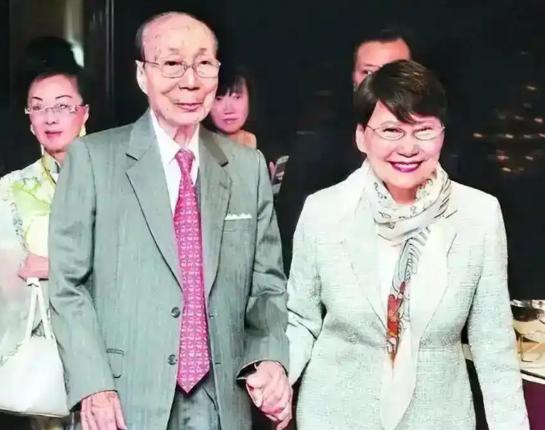邵逸夫于2014年1月7日在香港住所平静离世，终年107岁，成为全球在任时间最长