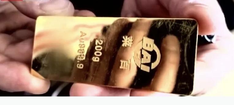 “财不外露都不懂！”北京，75岁大爷是独居老人，保姆在他家里干了半年后，找了一份