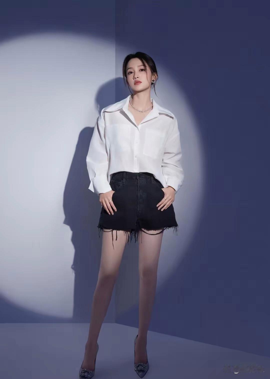 李沁腿太顶级了