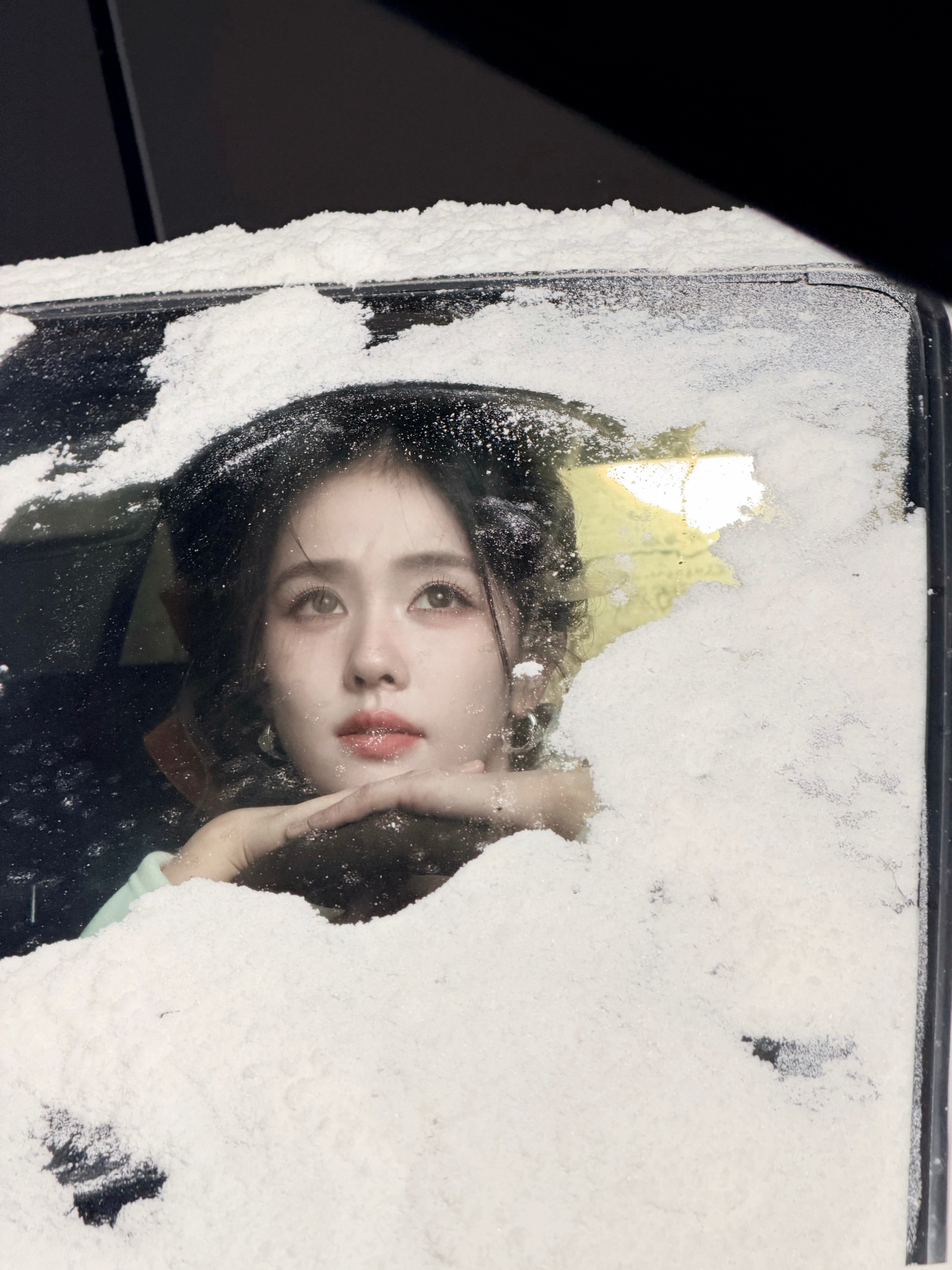 白鹿 🌨️鹿刻鹿刻雪景live送达！雪花绘就冬日童话，抓拍轻快自在的每一帧