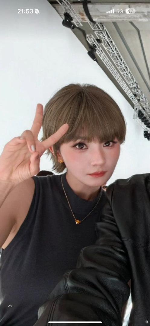 这拍的杨幂都成了不认识的人了，真能认出来是杨幂吗？​​​