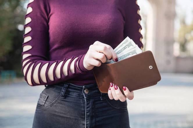 让女人一时爱上你，只需要舍得花钱。然而让女人一辈子离不开你，则需要培养这种手段。