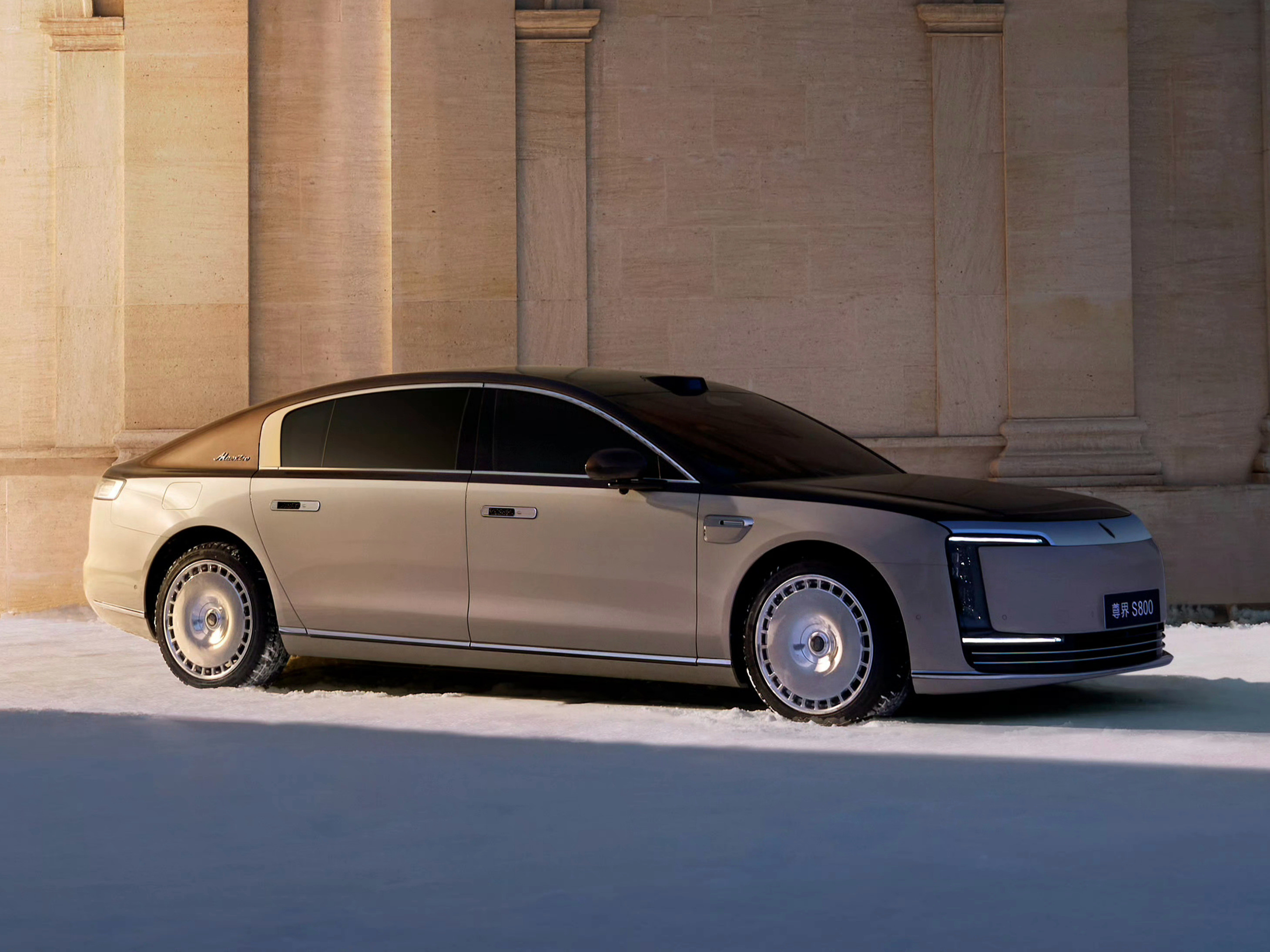 国产新能源最适合大饼轮圈的车型：仰望U8L尊界S800极氪9X这仨车是同一个风格