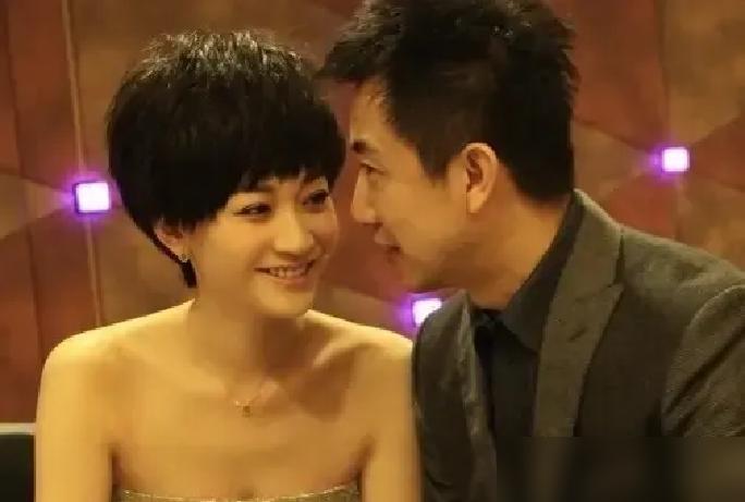 读懂了鄢颇，你就读懂了一部男人进化史。他身边的女人，根本不是爱人，是他的“续命包