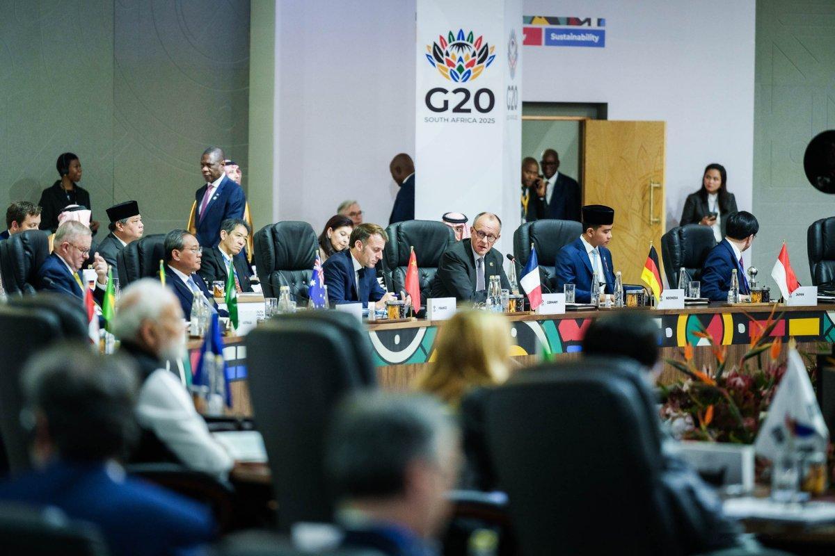 11月22号，李总理在南非召开的二十国集团第一阶段会议上作了发言。之前日本媒体的