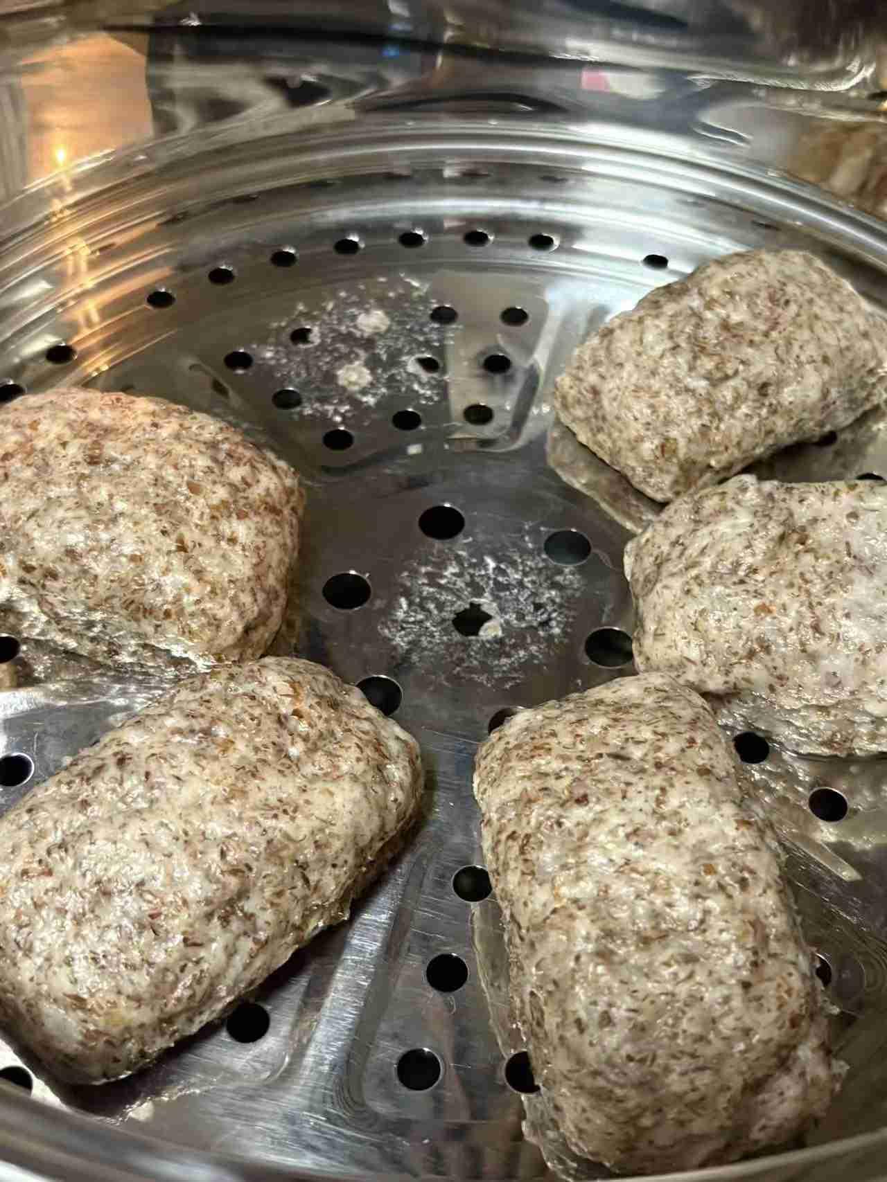 我的今日状态：😁轻松愉快我这里的天气：☀️晴天闲来在家琢磨吃食，今天动手蒸