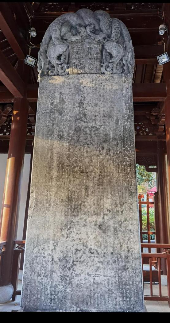 毛主席只用一句话，就点破武则天无字碑：原来我们猜了千年都错了。公元705年，作为