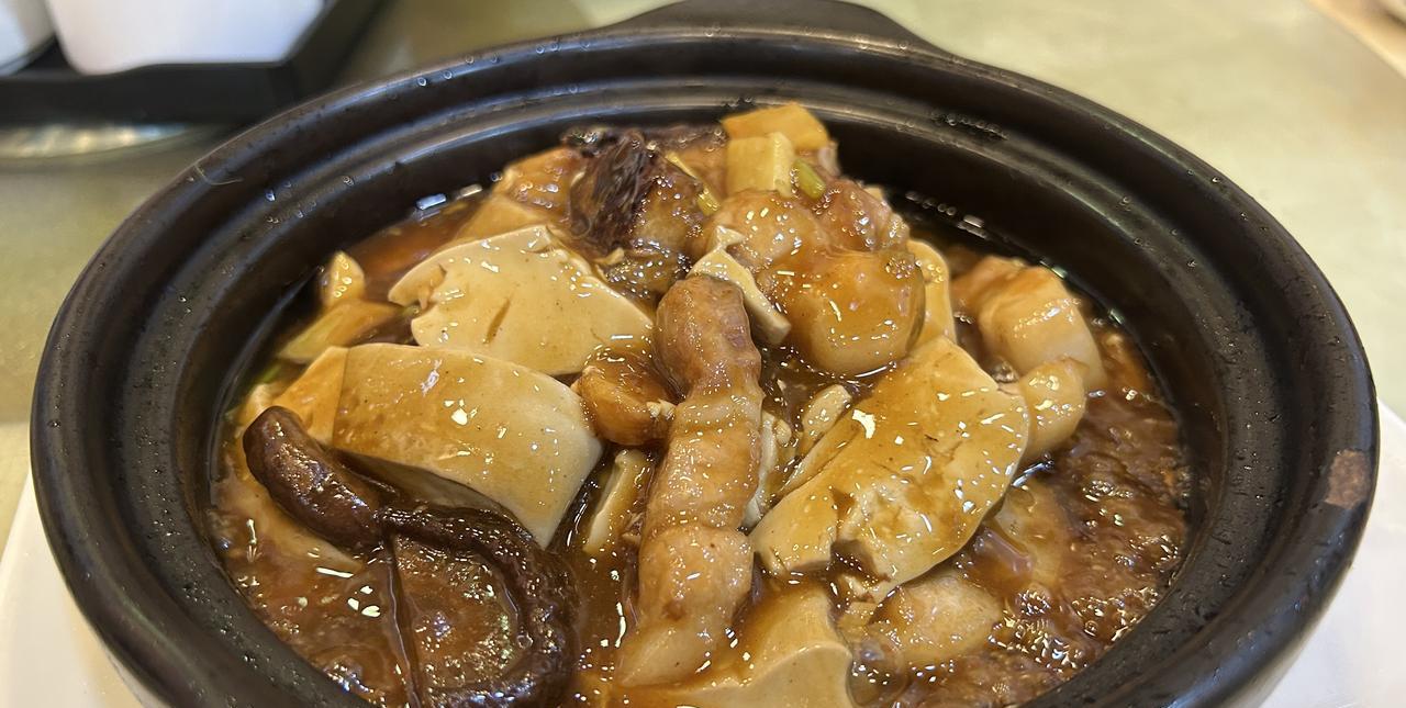 一直在想，为什么南方的豆腐比北方的豆腐好吃，倒不是原料有什么差异，相对来说东北的