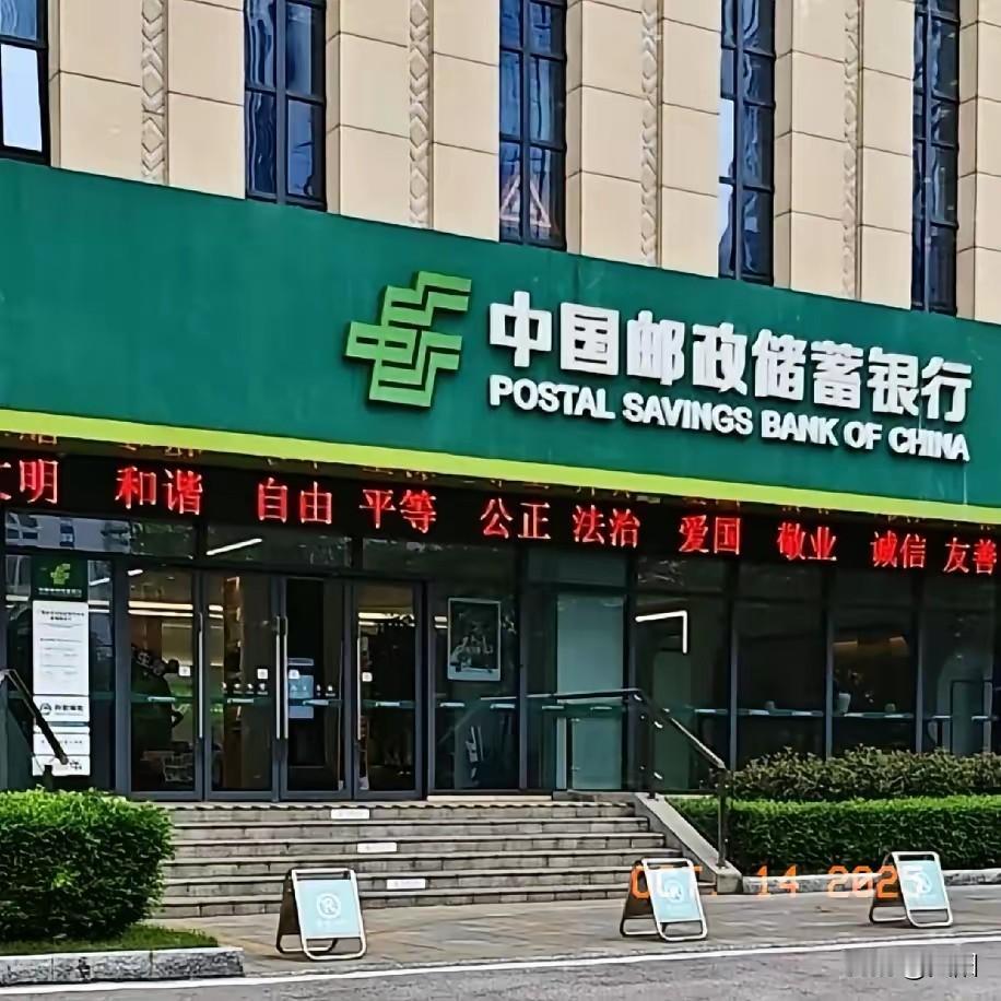 超市那声“阿姨”，戳中了谁的小别扭去超市囤货，结完账正收拾东西呢，收银台小