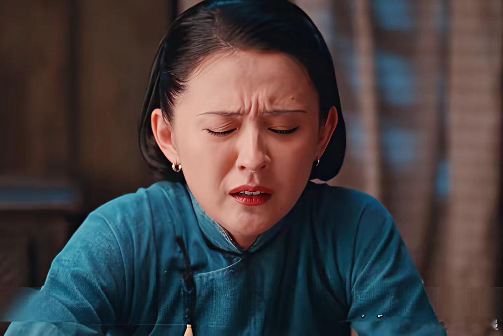 《灼灼韶华》当韶华从报纸上看到三寿帮被灭的消息时，她顿时嚎啕大哭，她一直以来悬着