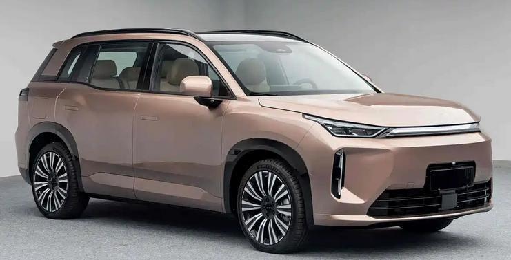 日前，汽节车社获悉，埃安AIONi60将于11月3日开启预售，埃安AIONi