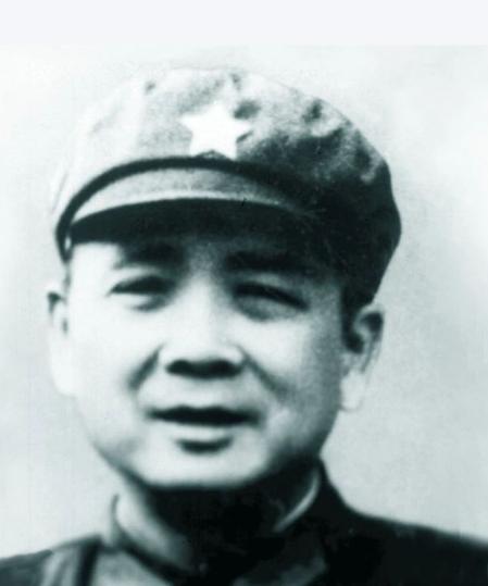 1940年，新四军团长张体学用望远镜偷偷观察日军据点时，因为望远镜反光暴露位置，