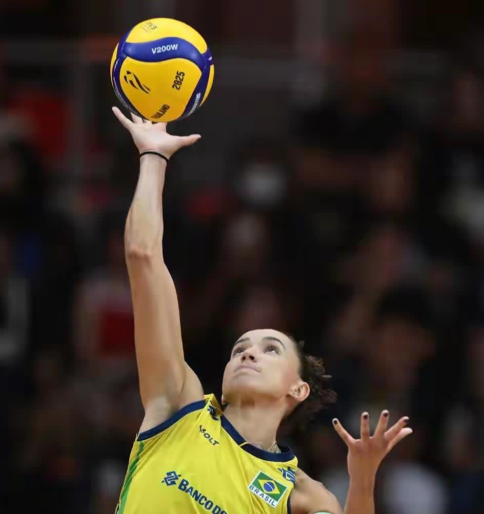 意大利3-2土耳其夺冠！三个不争的事实充分暴露女排差距：1、一个几乎无解