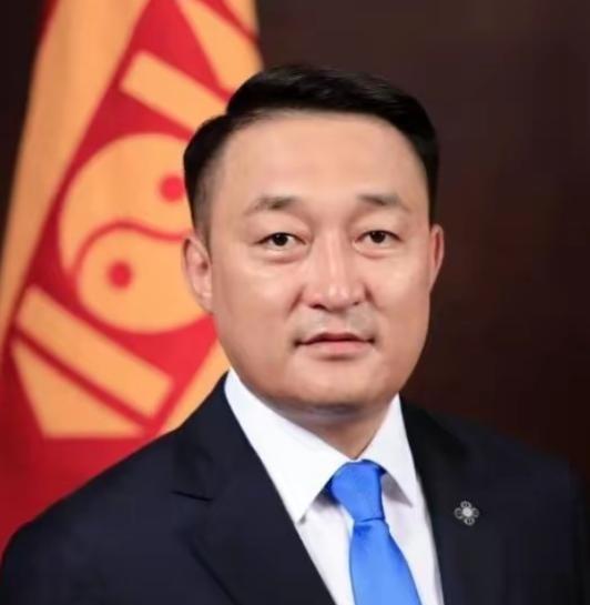 蒙古国政局“变天”？9月28日，蒙古国国家大呼拉尔主席阿玛尔巴伊斯格楞当选执政党